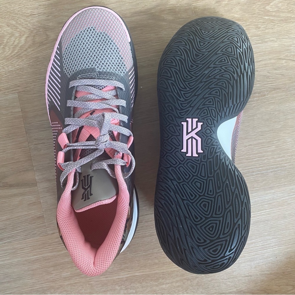Nike Kyrie Flytrap V Moon Fossil/Med Soft Pink Sail - Picture 4 of 8